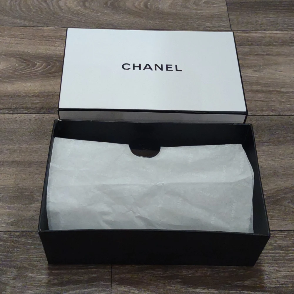 Authentic Chanel Gift box - Picture 6 of 10